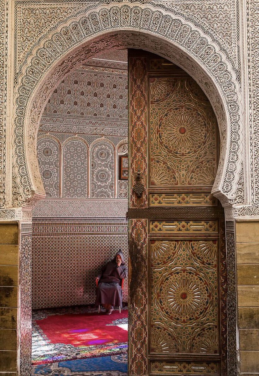 Rahma2lay's tweet photo. SPÉCIAL KATMIYA 

En ce qui concerne les sciences exotériques, le cheikh, satisfaction d'Allah sur lui, a eu la plus grande part possible. Il maîtrise les ramifications et les fondements de ces sciences. Quand il commence à discuter au sujet d'une science donnée,⬇️
#Seydinacheikh https://t.co/vSexNtn92N
