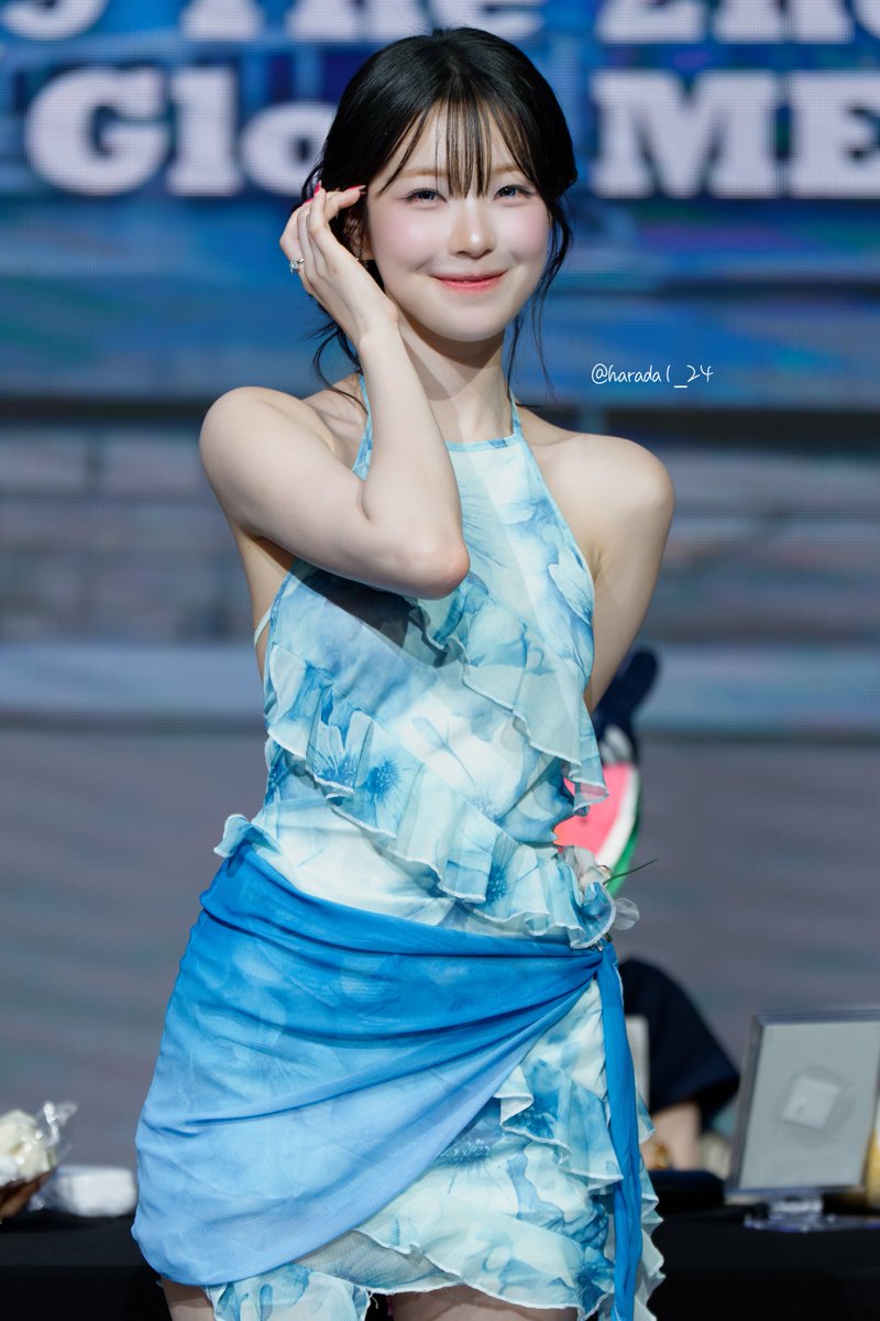 harada1_24's tweet photo. 260726 fromis_9 JumpUp fan sign

#fromis_9 #프로미스나인
#백지헌 #지헌
#BAEKJIHEON https://t.co/UvnxgrYYYS
