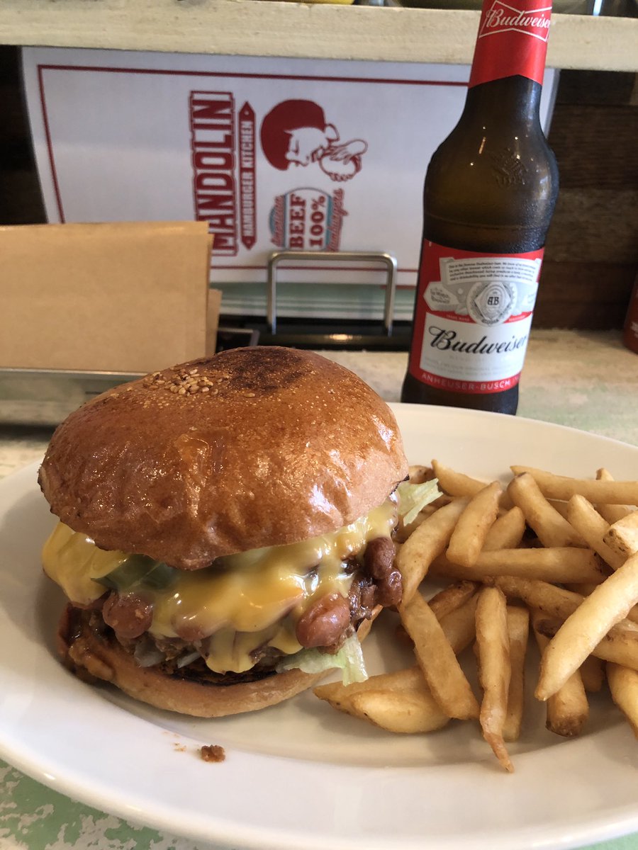 ykzion's tweet photo. 7/28 大久保辺りをぶらり
アメリカンなハンバーガー🍔屋さんを見つけまして…エネルギーチャージ！ https://t.co/SfFzxZN7eU