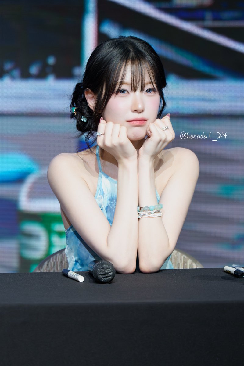 harada1_24's tweet photo. 260726 fromis_9 JumpUp fan sign

#fromis_9 #프로미스나인
#백지헌 #지헌
#BAEKJIHEON https://t.co/rLnoKo8NeI