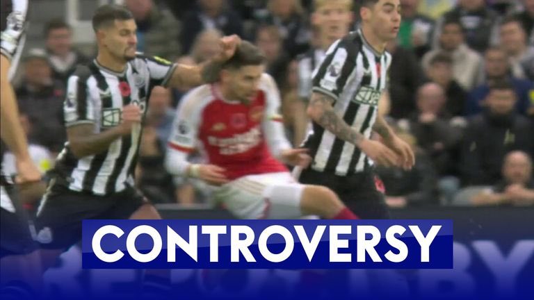 cmbftbl's tweet photo. Pretty disgusting dive by Jorginho here. Can’t pass this type of behavior on to our kids and the next gen👍 https://t.co/Guf4ABZljJ