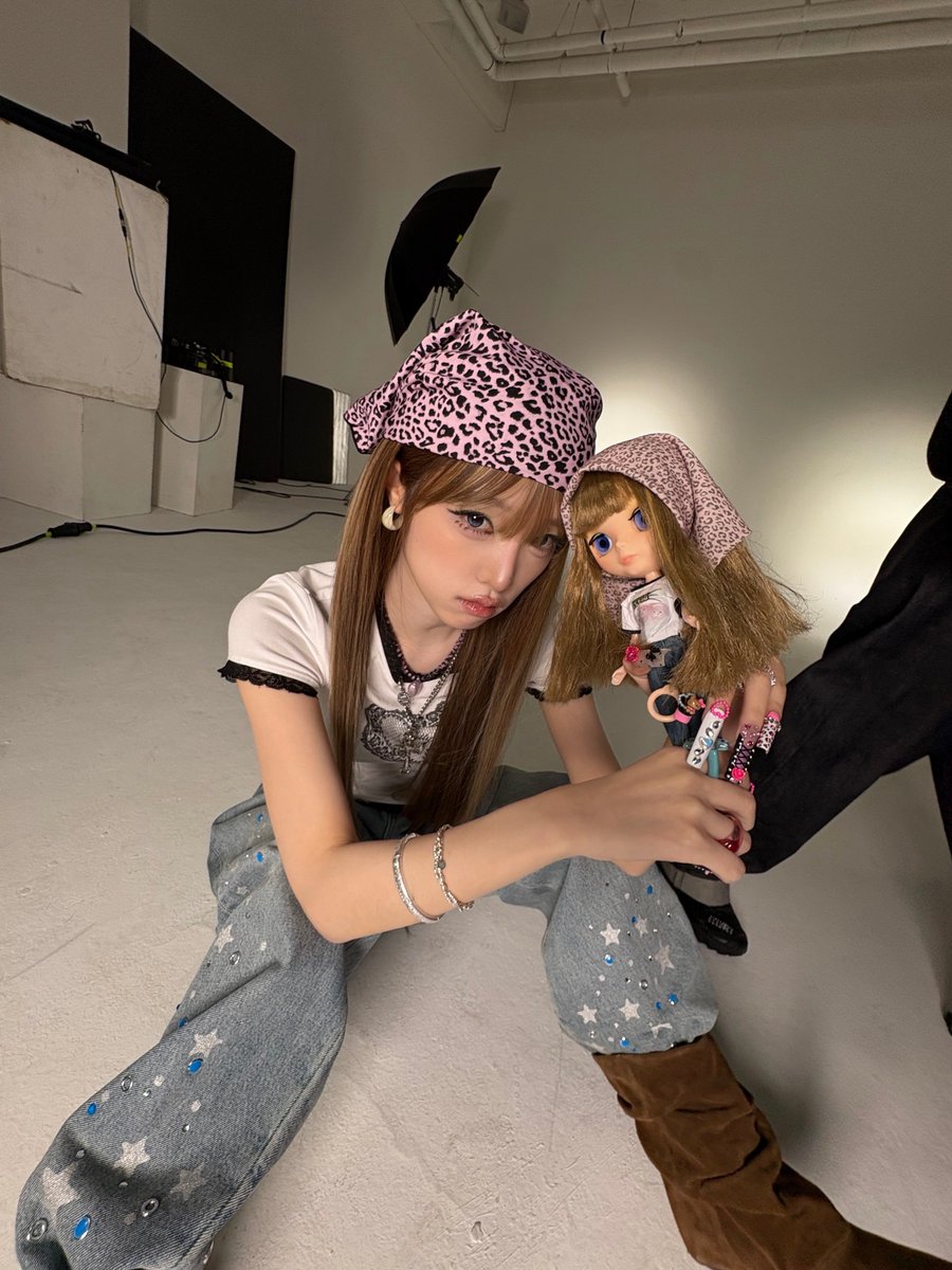 hourlyenaa's tweet photo. #최예나 #YENA https://t.co/XXpV56HeKh