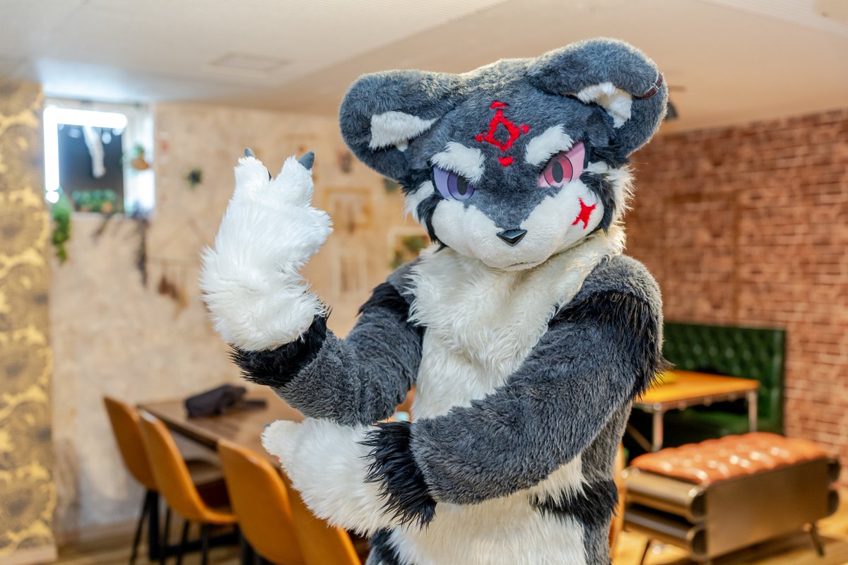 latios927ura2's tweet photo. ﾌﾞｲｽﾘｬー！！！！
#FursuitFriday
#Xインフィニティ https://t.co/quLgctM2n0
