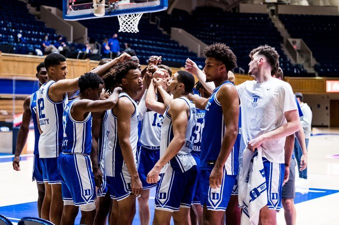 Coach_DeMarco's tweet photo. HOW DO YOU TEACH COMMUNICATION WITH YOUR TEAM?

Communication must be taught and practiced in order to bring everyone together as one." -Coach K

FIVE WAYS TO IMPROVE TEAM COMMUNICATION!

A #GetBetterEveryDay Thread🧵 https://t.co/dzq7m6QjKD
