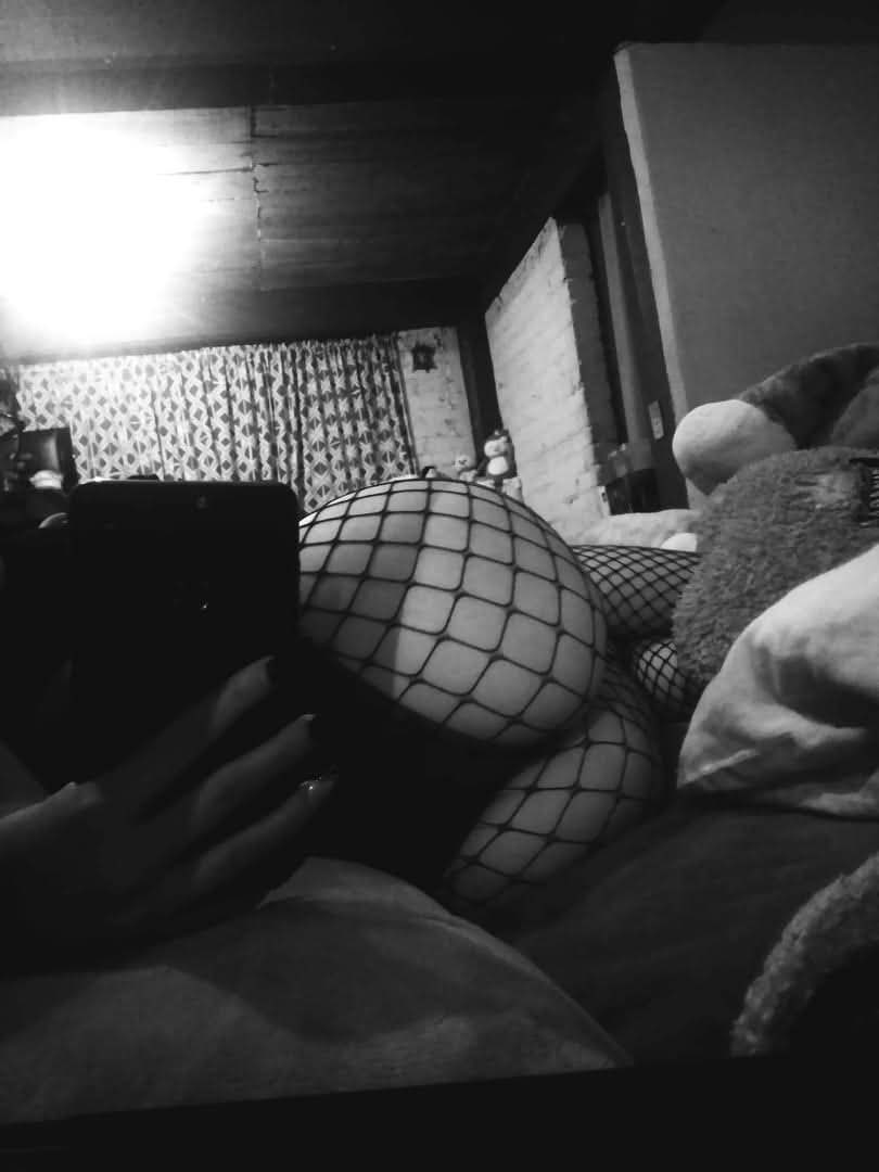 Kchondito01's tweet photo. quiero presentarles a mi ex novia! una putita que ama la verga! acepto morbo de cualquier persona pero si eres de por Las Peñas, Iztapalapa te puedo pasar mucho mas porque ella era de ahi https://t.co/5Yk0DcQzmC