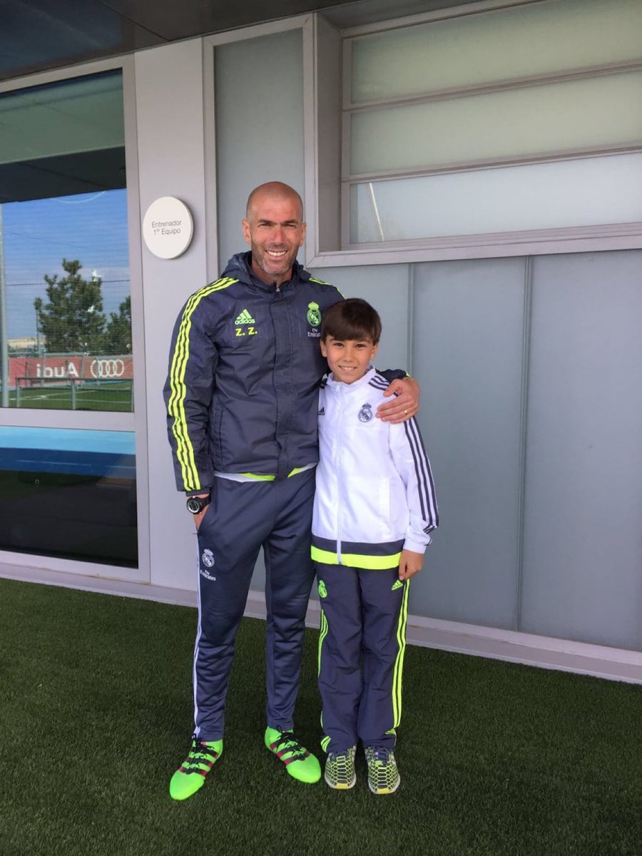 MadridXtra's tweet photo. Zidane x Gonzalo García, 2015/16. 🤍✨ https://t.co/9vURuwXvnf