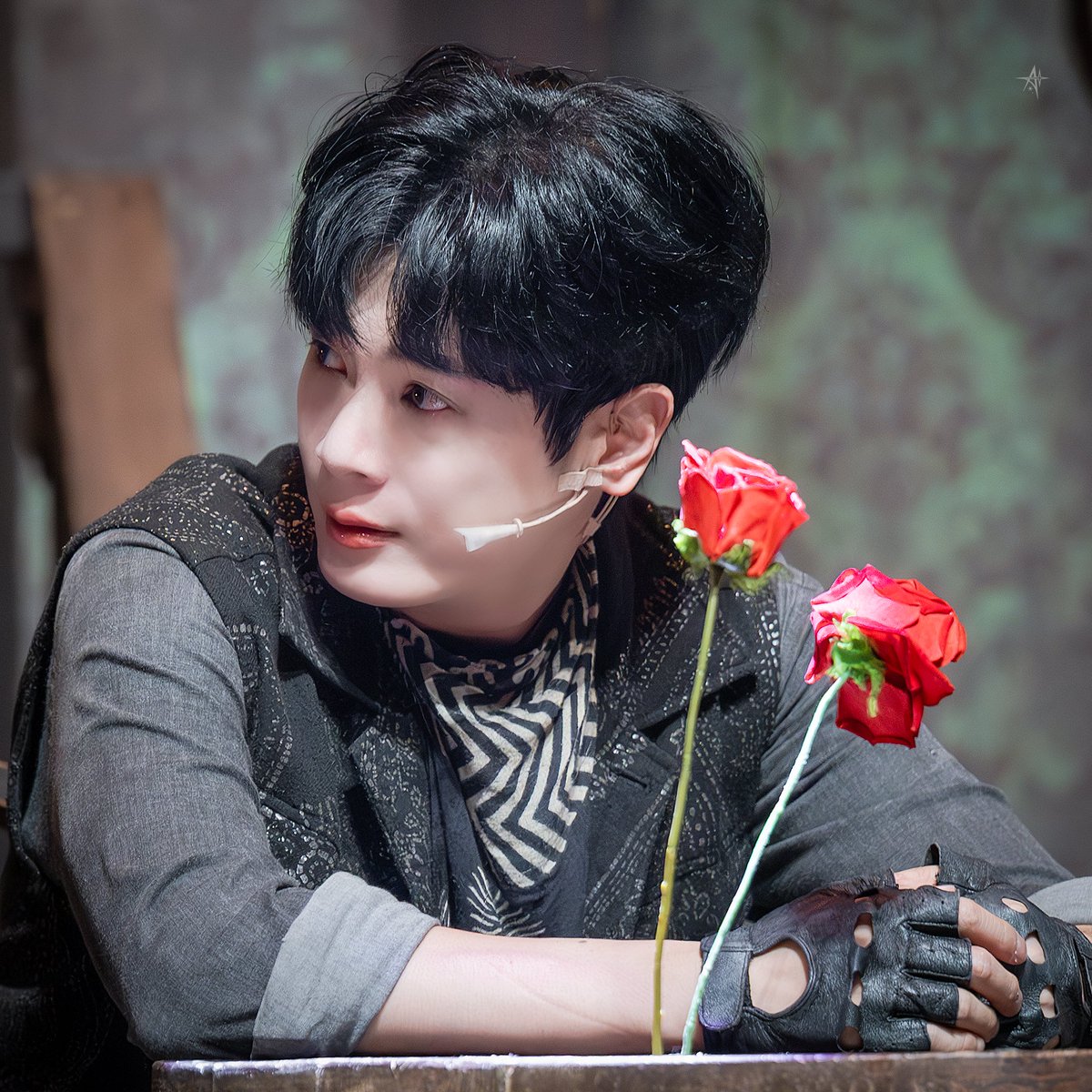 ace_2416's tweet photo. 260730 웨스턴 스토리
스페셜 커튼콜 - 안되나요

빌리 후커 | #박규원 

🌹🌹🌹 https://t.co/kNTNdi14PW