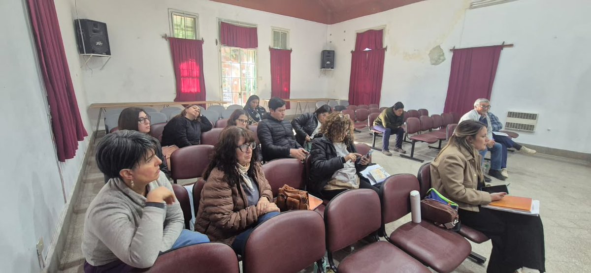 smentalsalta's tweet photo. 👉Nos reunimos con el equipo de salud del Área Operativa 22 en el Hospital Joaquín Castellanos de Gral. Güemes para revisar el circuito de vigilancia epidemiológica del evento intento de suicidio y la continuidad de cuidados.

#saludmental #prevencióndesuicidio https://t.co/23Ta6aOvMU
