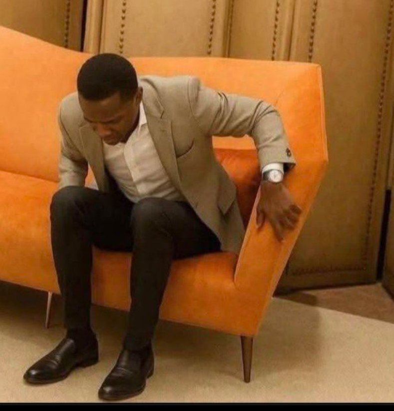 Teedamian's tweet photo. Me when the conversation goes from how to make money to how to get women. https://t.co/r5t1pOuZja