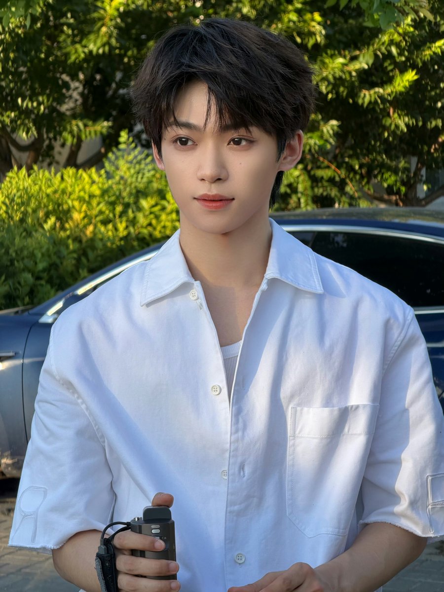 Huaneva1's tweet photo. 你还是那个少年！还是那个让我一眼惊艳的少年！！！

#梓渝
#ziyu
#TianXuNingZiYu
#雷朋99 https://t.co/1j1VmAXf7s