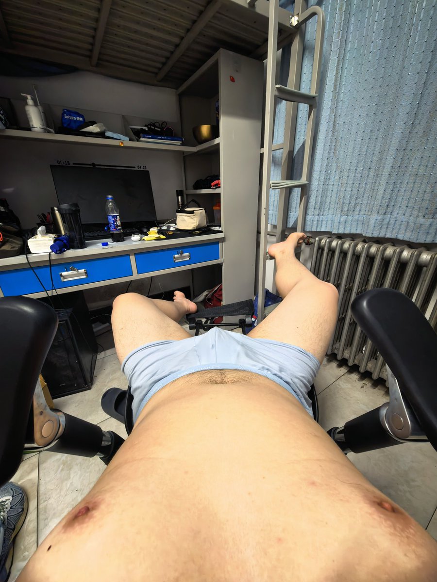 Zdshnn's tweet photo. 想💤 https://t.co/95PxPQhUHw