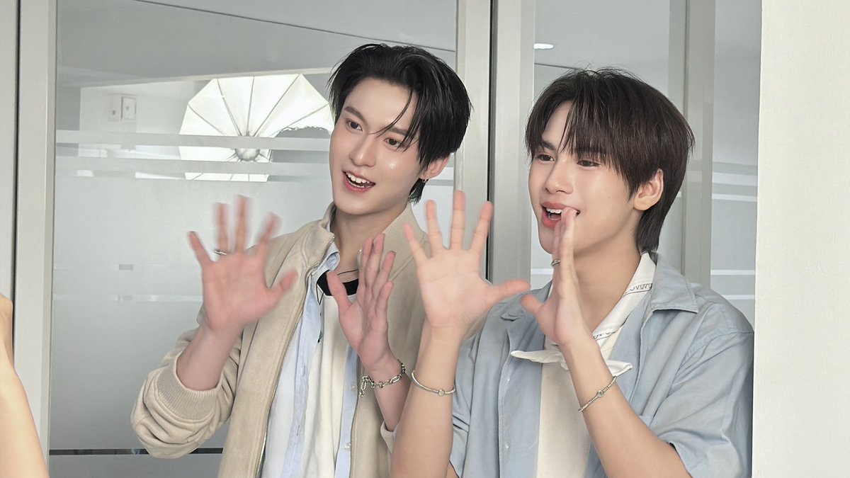 DomundiTV's tweet photo. ขอขอบคุณ “Meimeicang” ที่ให้เกียรติ “ริวจิน” @rryjinnn และ “แพทจิ” @chira_patt ได้มาร่วม Live พูดคุยและทำกิจกรรมสนุก ๆ ในวันนี้นะคะ 🥰

ขอขอบคุณแฟน ๆ ทุกคนที่มาเจอกัน รวมถึงแฟน ๆ ที่ติดตามรับชม Live และส่งกำลังใจมาให้ทั้งสองคนด้วยนะคะ 🫶🏻✨️

#MeimeicangxRyujinPatji https://t.co/V5KTIU1TPB