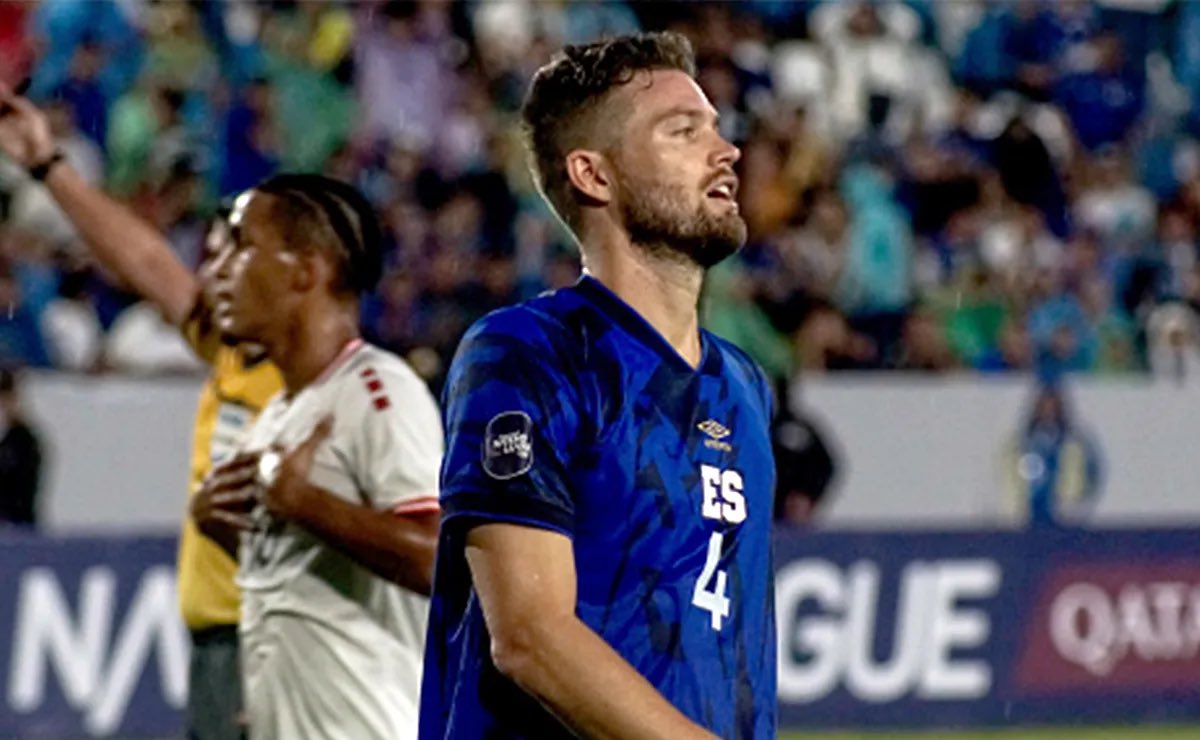 CanessaLuciano's tweet photo. Uno a sus 34 años después de una lesión grave, sigue mostrando nivel en competición internacional, es el capitán, alma y lider de Alianza y selección y nunca dudó un segundo ponerse la Azul y Blanco. El otro se le rogó más de un año, año en el que no jugó ni un minuto en su club, haciendose la estrella y nos colgó el telefono cuantas veces quiso. Nunca hubo comparación no solo en cualidades defensivas sino también en personalidad, liderazgo y sentido de pertenencia. Padre tiempo opera en silencio, siempre del lado de los Henry Romero 💙🤍.