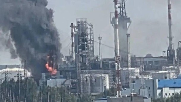RT by @mikenov: RT by @mikenov: Russia's Tyumen oil refinery was forced to fully halt crude oil processing and petroleum product output following a successful Ukrainian drone attack last weekend -Reuters