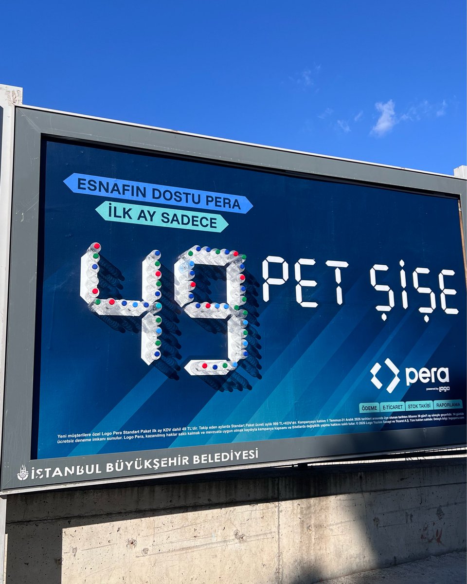 logoperacom's tweet photo. Pera ilk ay 49 liraydı, 49 pet şişe oldu! Tam 49 adet pet şişeyle yaptığımız billboard’larımız yayında, çekinmeden alabilirsiniz. 

Not: İsteyenlere DM’den konum atılır. https://t.co/RBUQlc81vG