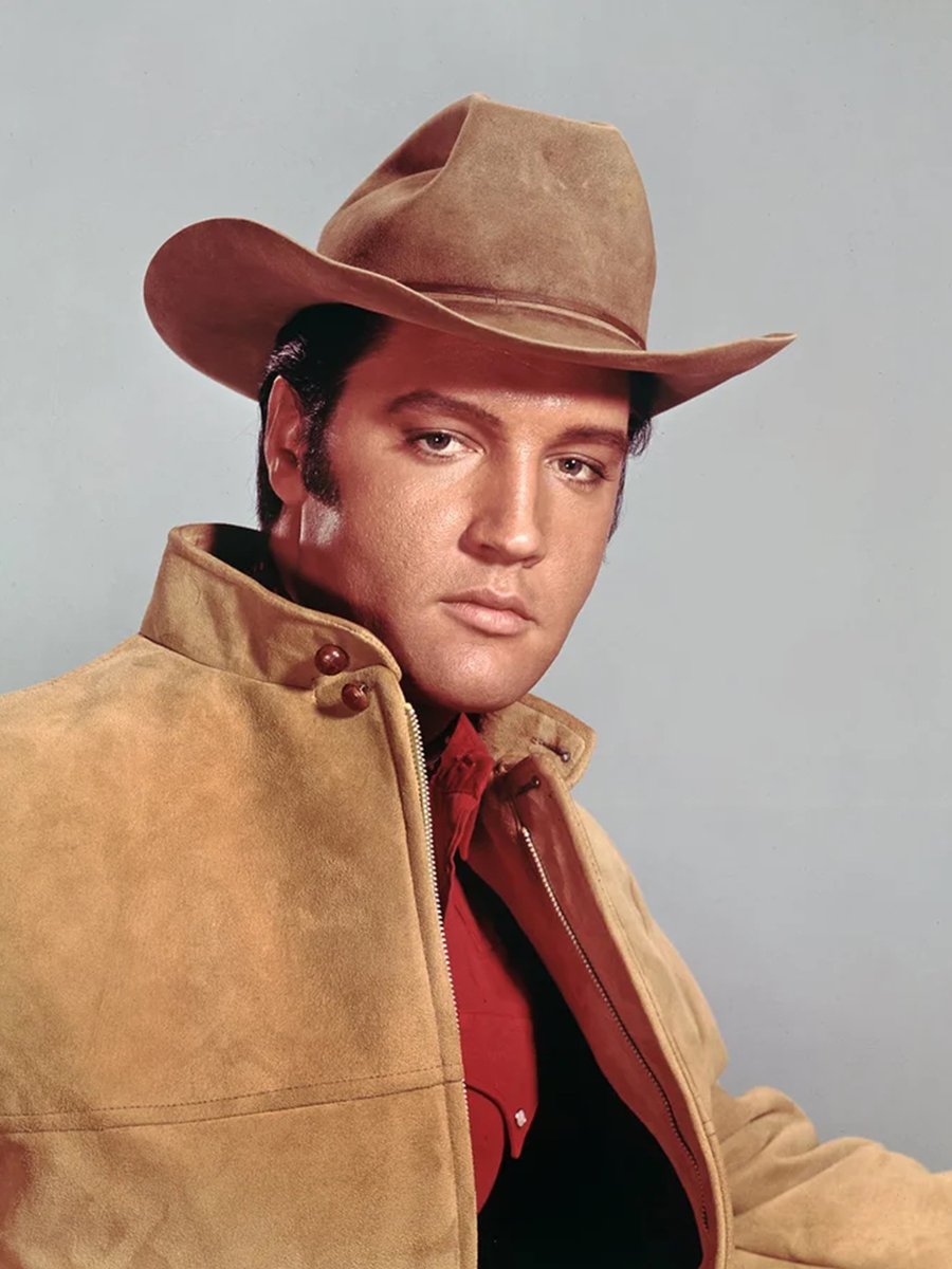 ElvisPresley's tweet photo. "Outlaws never set the pace." 🤠

#ElvisPresley #Outlaw #Portrait #Icon https://t.co/JdWlLYZs4i