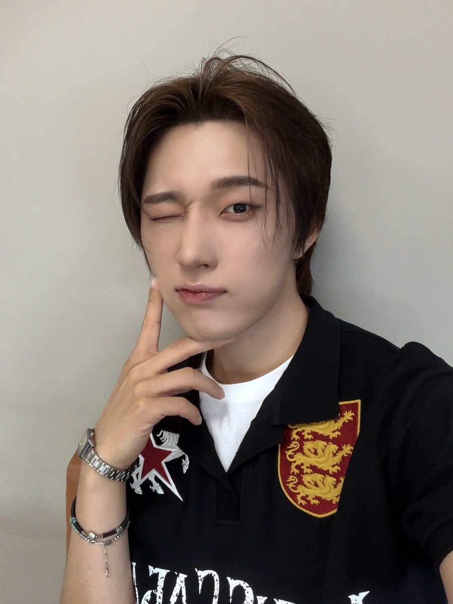 OmegaX_members's tweet photo. [#OX]

좋은꿈꿔🫶

#OMEGA_X #오메가엑스
#재한 #JAEHAN https://t.co/5Ja4dUanpF