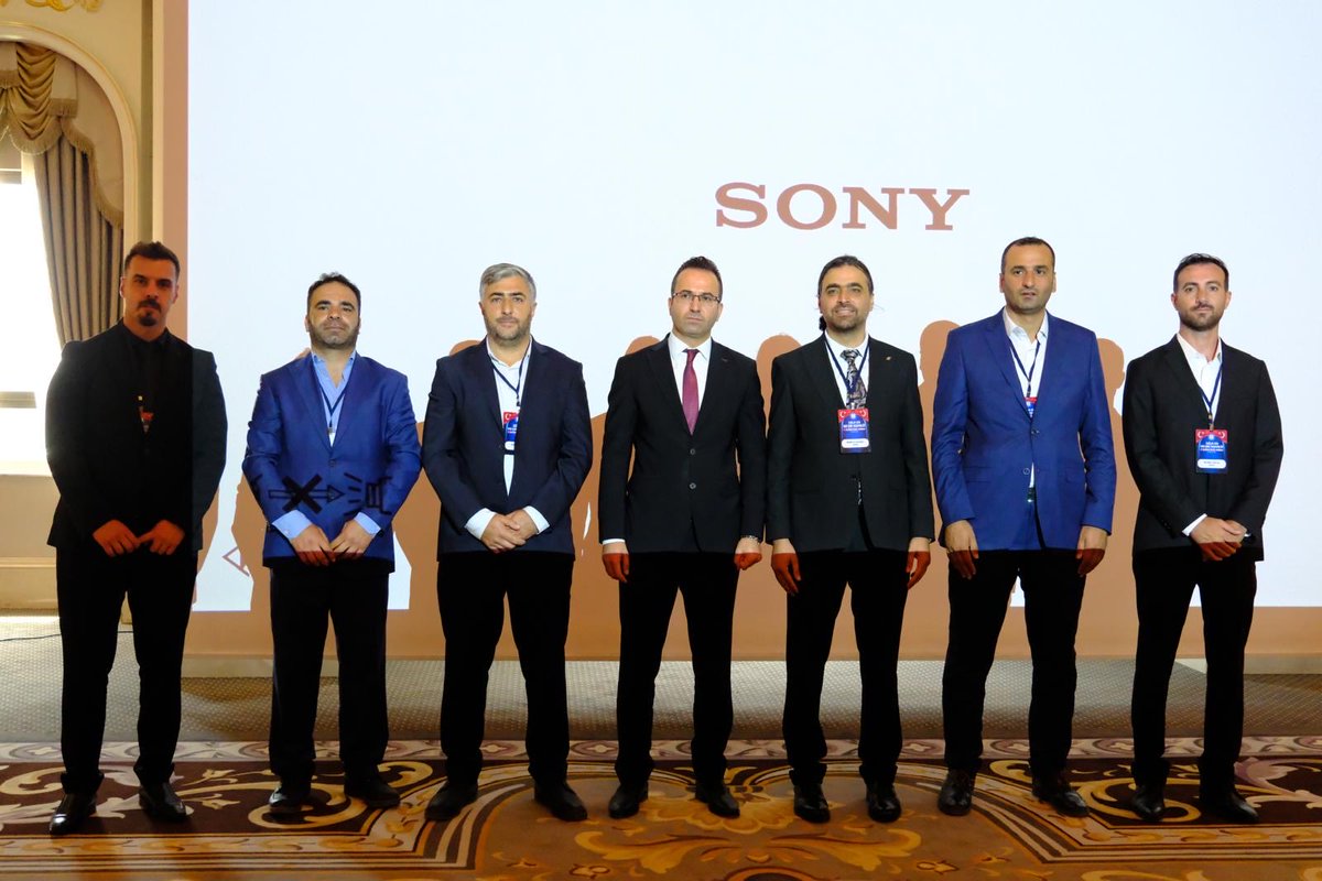 SSMahmutFaruk's tweet photo. Van Şubemizin 7. Olağan Genel Kurulu’nda Şube Başkanlığına seçilen Abdulcelil Aslan başkanımızı ve yönetimini tebrik ediyor, başarılar diliyorum. https://t.co/4ZbViap1Bm