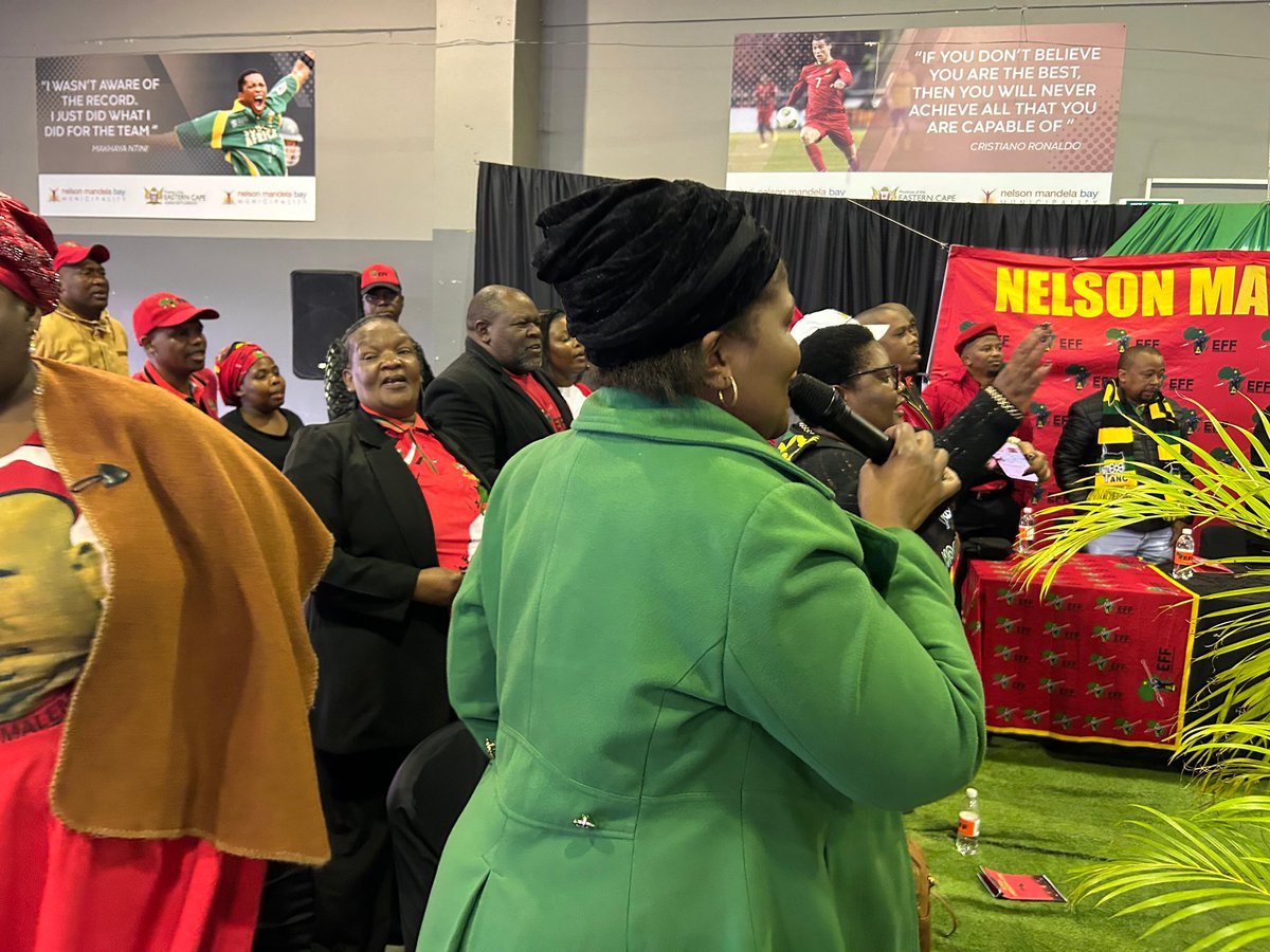 EFFEASTERNCAPE_'s tweet photo. ♦️IN PICTURES♦️📸
The EFF Chairperson of Alex Matikinca Sub-Region, fighter Tembisa Mnana led the singing of the National Anthem as composed by Enoch Sontonga at the Memorial Service of the late fighter Zanele Mali
#RIPFighter https://t.co/Xd64AMFkhU