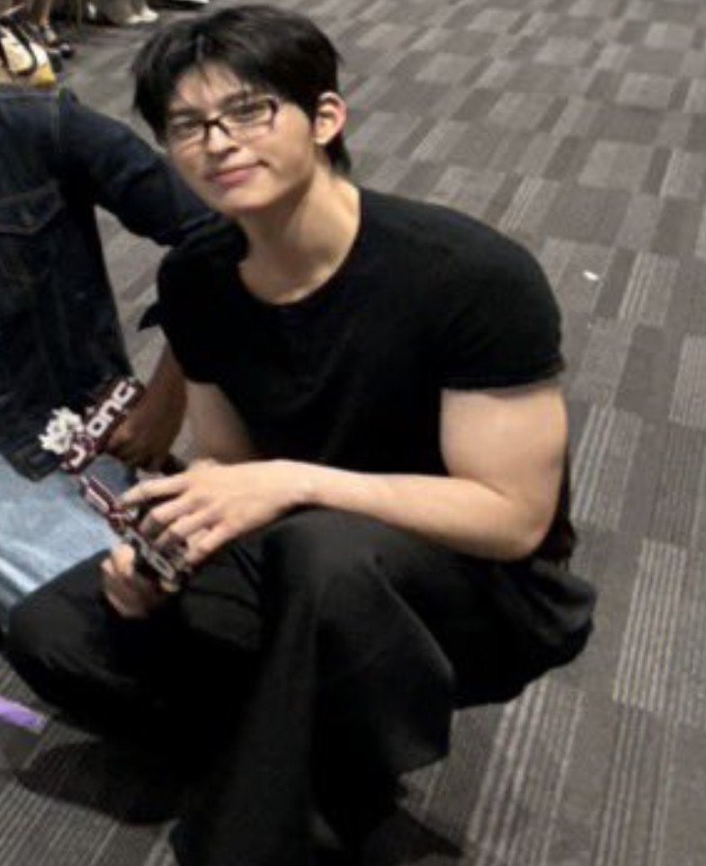 kittenphuu's tweet photo. GANTENG, GAGAH, GAY https://t.co/4teVVEzB9v