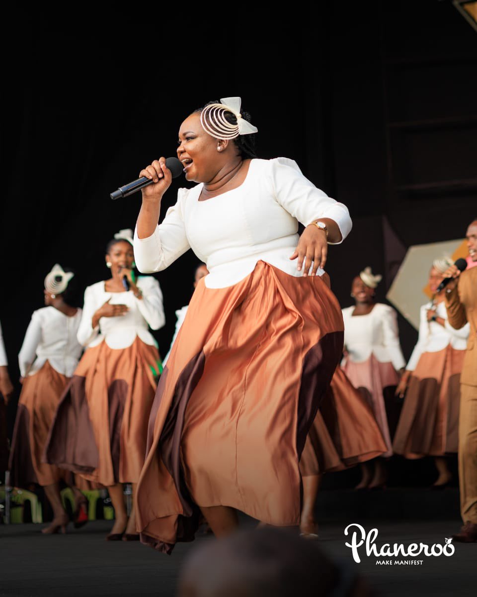 ella_natella's tweet photo. Honour and majesty are [found] in His presence; strength and joy are [found] in His sanctuary. (1 Chronicles 16:27 AMPC) 

https://t.co/h1i9IoFGxL

#Intercession 
#Phaneroo | #LiveNow https://t.co/s7pC7qdDh0