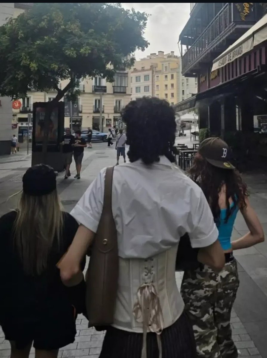 Oriana61451734's tweet photo. Mis nenas 💕 https://t.co/VUW3AWRFzU