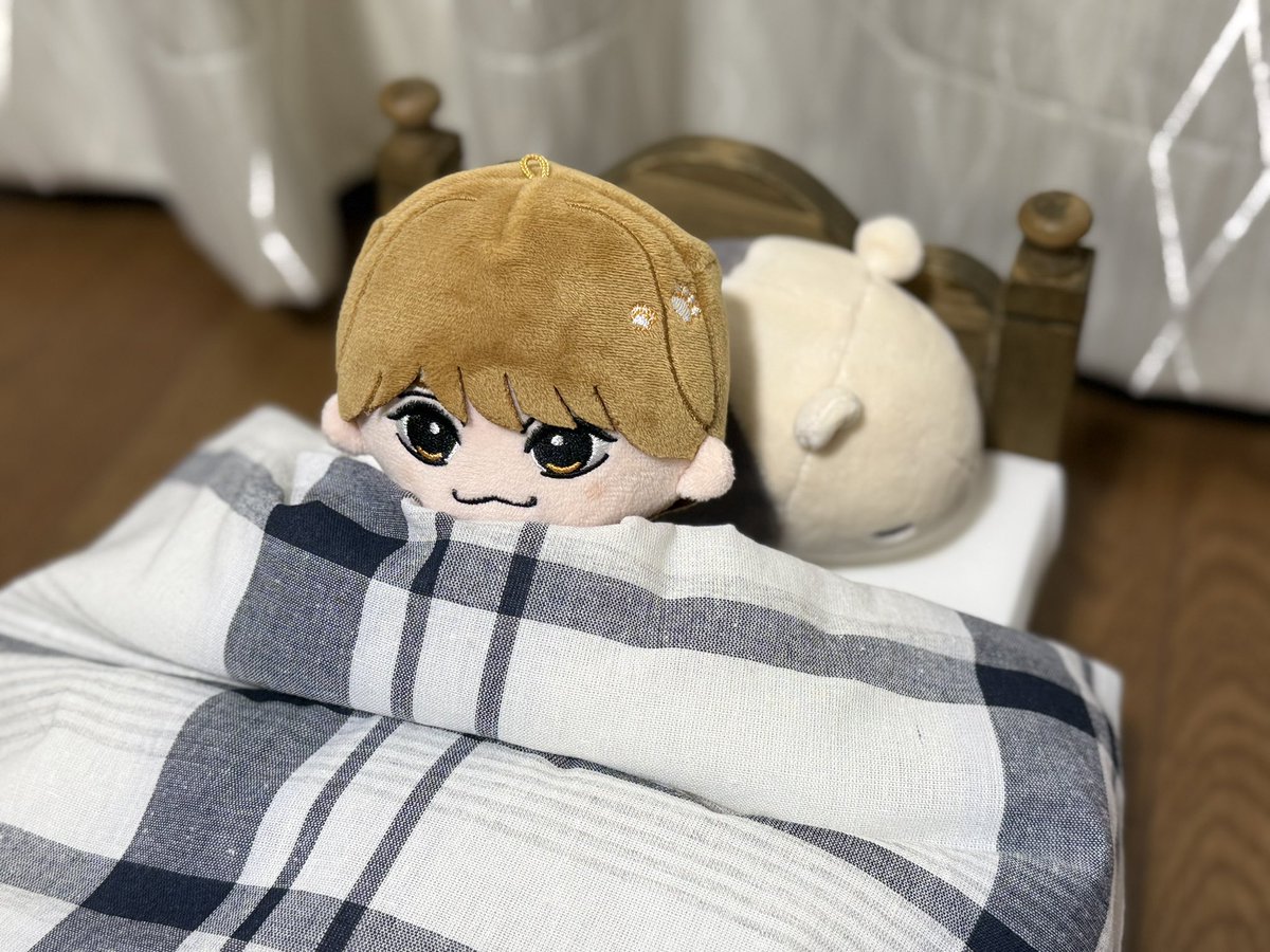 taberu11_14's tweet photo. ちいさいバクちゃんもいる
まちゅぬいちゃんもいる
何故これを思いつかなかったのか
ということで今更だけど留学中のトラジャハウスの松倉くんとバクちゃんを再現してみましたよ
めっちゃかわちいですね
スマホ大きすぎるけどね笑 https://t.co/eX74SjsrK2