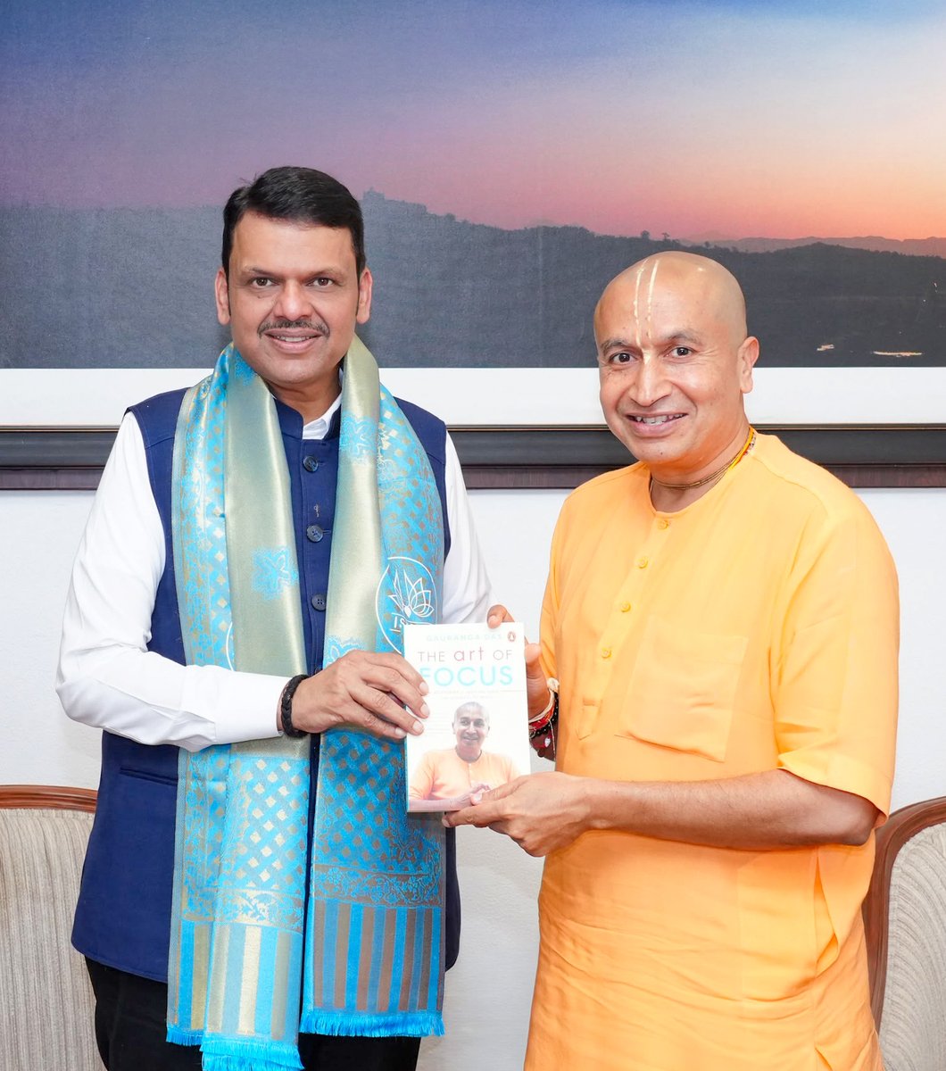 Dev_Fadnavis's tweet photo. Blessed to welcome and interact with spiritual leader Gauranga Das ji, Director of Govardhan Ecovillage and Governing Body Commissioner of ISKCON, at Varsha Bungalow in Mumbai today.

Had an inspiring exchange on the enduring relevance of spirituality, sustainable living and service to humanity. His remarkable efforts in advancing environmental conservation, rural development and value-based education continue to inspire a path where inner transformation goes hand in hand with building a compassionate, sustainable and resilient society.

@GaurangaDas 
#Maharashtra #Mumbai