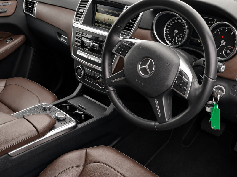 BoitumeloCaleb's tweet photo. R199 500
2012 Mercedes-Benz ML500
4.7L V8 Turbo engine 
300kW &amp; 600Nm of torque 
(172 995 km) 
Partial Service History.. https://t.co/GXfESARBg3
