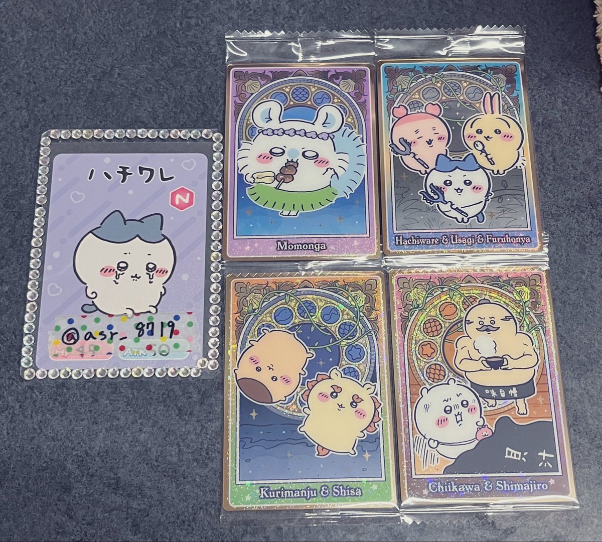 asr_8719's tweet photo. 【交換】映画ちいかわ ウエハース 人魚の島のひみつ

譲→モモンガ 古本屋＆うさぎ＆ハチワレ くりまんじゅう＆シーサー 島二郎＆ちいかわ

求→画像2の求＞ハチワレ単体のカード

❀2枚〜お取引
❀モモンガはハチワレ単体との交換のみ
❀郵送or8/1に岐阜駅にてお手渡し可能
お気軽にお声掛け下さいღ https://t.co/ftOLYiVonm