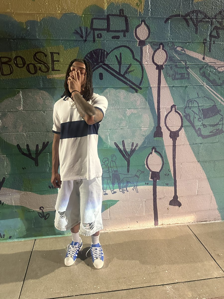 tswagx's tweet photo. u aren’t fly if u don’t hate lookin at ur old fits https://t.co/fIqyYsC1ga