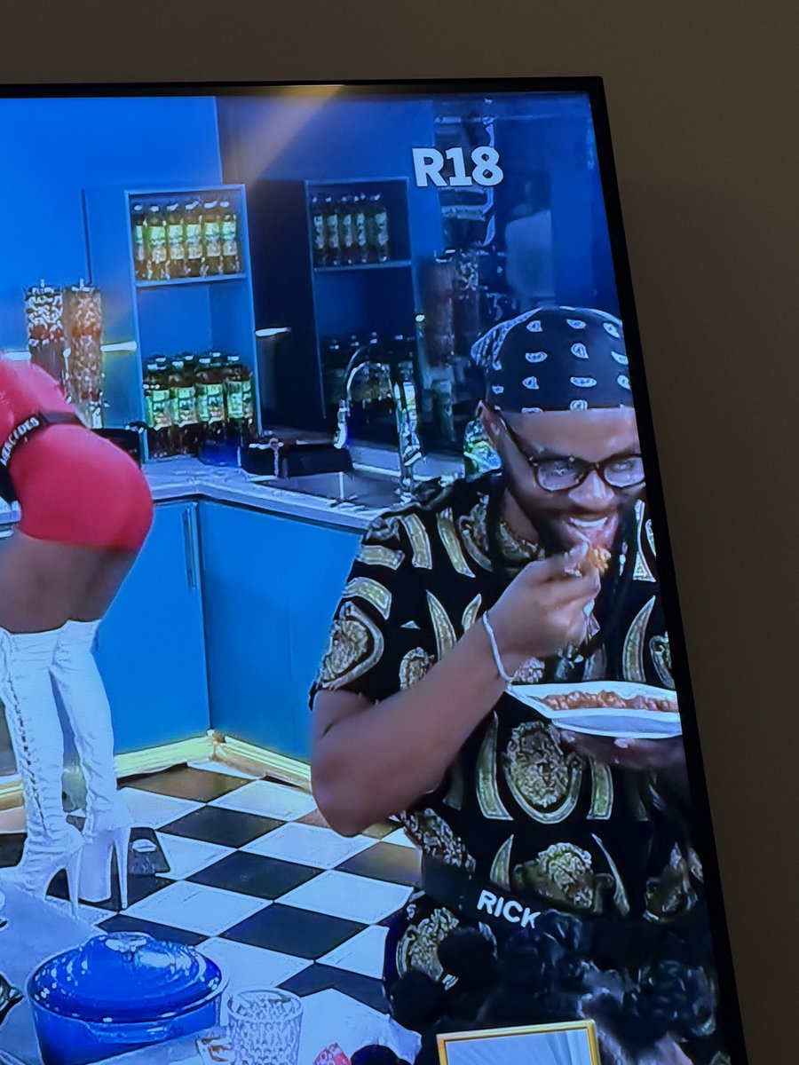 GroophyCaptain's tweet photo. This two think say them be sharp please go back to your fight 😂😂😂😂😂😂 https://t.co/qulbVKW05U