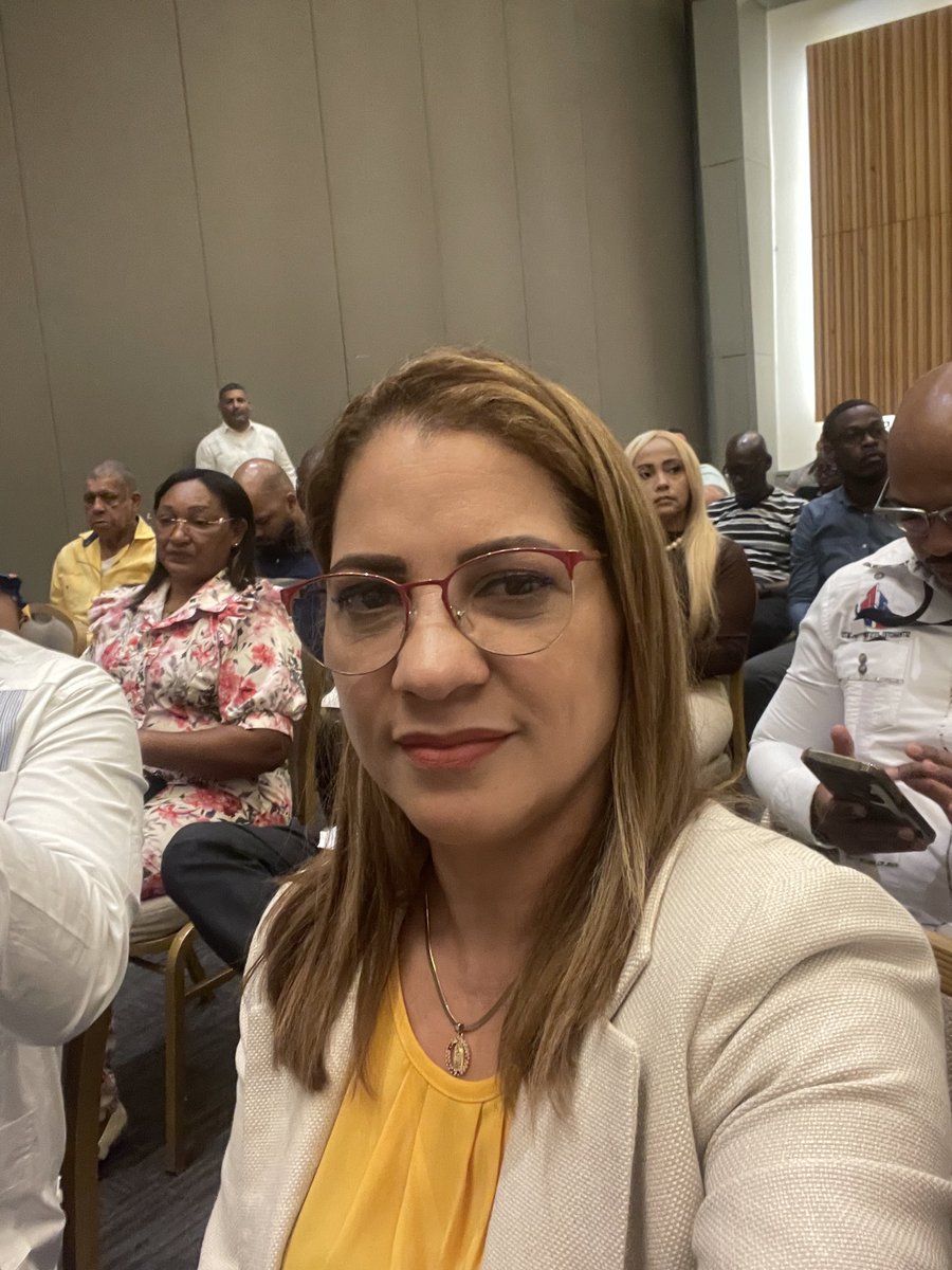 Diazg11G's tweet photo. Agradecida de haber participado en El acuerdo firmado esta semana entre el Ministerio de Turismo y la Federación Internacional de los Trabajadores del Transporte (ITF) orientado a fortalecer el transporte turístico de la República Dominicana
#ITF #mitur #transporte #seguridadvial https://t.co/zo5fTzfav7