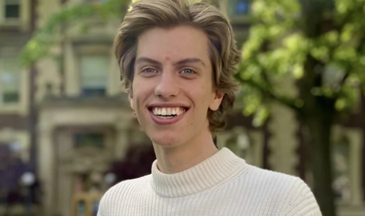chart_bae's tweet photo. 24 year old wiz they called him. wiz enough to figure out high beta and high leverage.  i dare you to find a more punchable face. https://t.co/c7MNUDQLEe