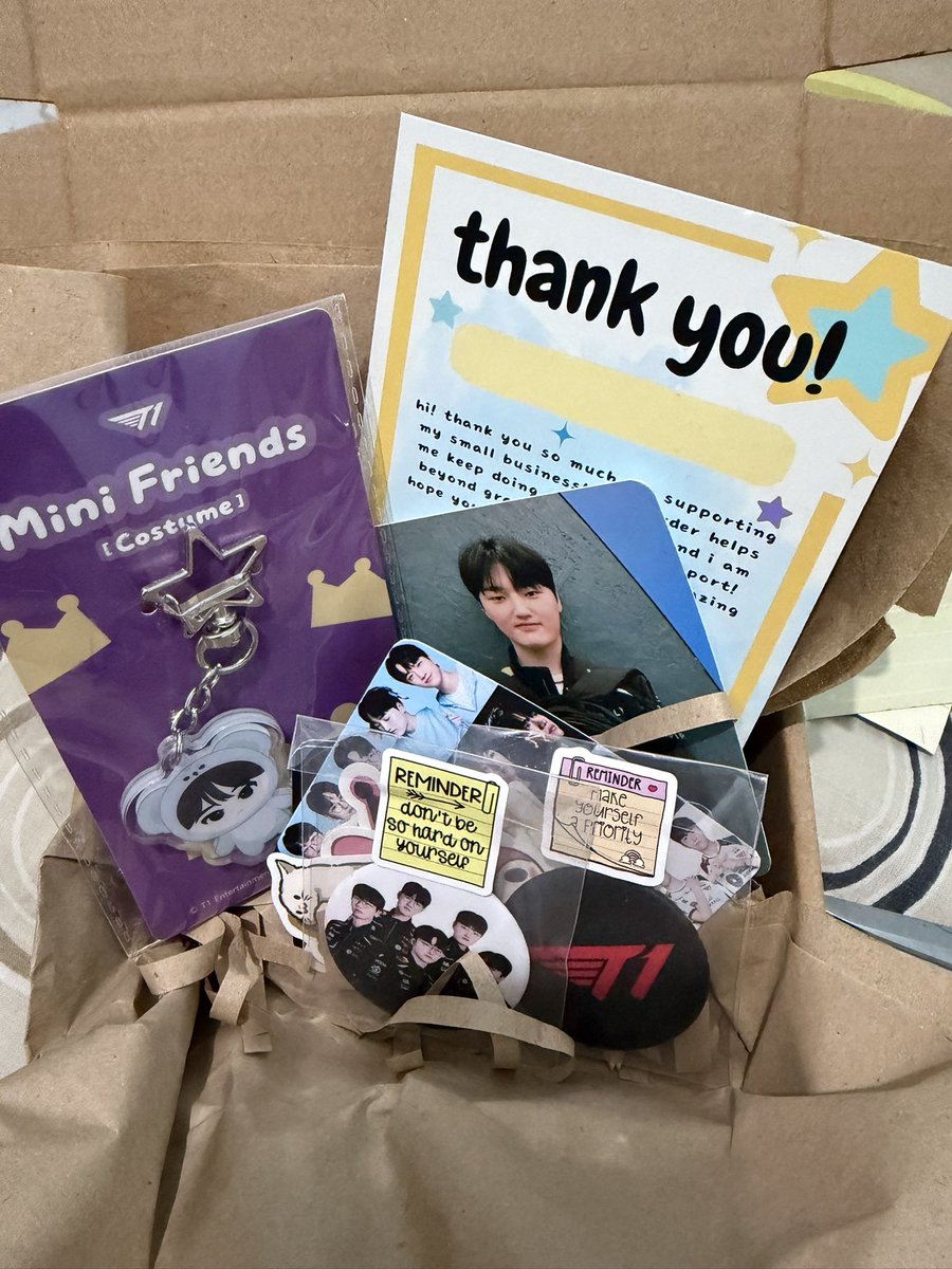 KpopXLoLShop's tweet photo. Another order (Peyz-seonsu) 🩵
Limitless Player Plushie Keychain
Cute photocard
Mini Friends Costume - Acrylic Keychain

Dm us for more info😊💕

#Peyz  #T1 https://t.co/2IvSKdJzR1