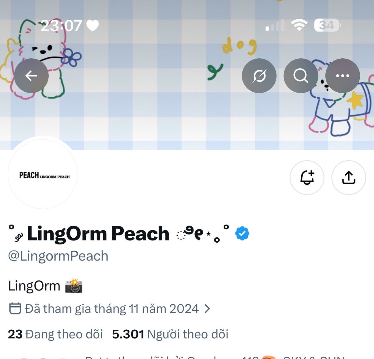 lingormemtoiday's tweet photo. 【Thông báo cảnh báo (treo blacklist)】

🧣 Weibo: https://t.co/r6is57fd7v (UID: 8417611667)
🍠 Xiaohongshu: PEACH (ID: 18675665296)
🫘 Douban: Peach📷 (LingOrm_Peach)
X (Twitter): LingOrmPeach (@LingormPeach)

Gần đây, chúng tôi đã nhận được rất nhiều đơn tố cáo về tài khoản này. Sau khi đối chiếu và xác minh các thông tin liên quan, xác định rằng người dùng này đã có hành vi cố ý bịa đặt, lan truyền thông tin sai sự thật nhằm bôi nhọ nghệ sĩ. Người này nhiều lần, cả công khai lẫn riêng tư (bao gồm trò chuyện và gọi thoại với các tài khoản khác), đã phát tán những thông tin không đúng sự thật về LingOrm, đồng thời thực hiện các hành vi vu khống, hạ bệ và cố tình gieo tâm lý tiêu cực về họ.

Vì vậy, tài khoản này chính thức được đưa vào danh sách đen (blacklist).

Đồng thời, chúng tôi cũng nhận được cảnh báo từ các fandom khác về việc người dùng này từng gặp vấn đề trong hoạt động DG (group order/đặt mua hộ).

Mọi người hãy tự cân nhắc và phân biệt thông tin, chỉ nên mua hàng qua các kênh uy tín. Nếu phát sinh tranh chấp tài chính liên quan đến dịch vụ DG, hãy lưu giữ đầy đủ bằng chứng và liên hệ cơ quan chức năng để được hỗ trợ xử lý sớm nhất.

————
QUÁ SOCK 🫪🫪🫪???