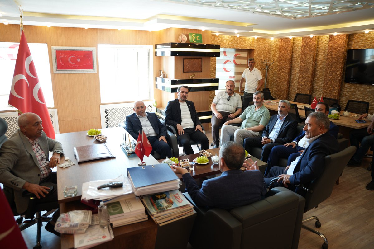AK_PartiVan's tweet photo. İl Başkanımız Sayın Abdulahat Arvas ve il yönetimimiz, MHP Van İl Başkanı Sayın Salih Güngöralp’i ziyaret etti.

Nazik ev sahipliği dolayısıyla teşekkür ediyor, çalışmalarında başarılar diliyoruz.
@akparti
@abuyukgumus 
@MustafaAlkayis 
@Recep_ayd25 https://t.co/5cvWkfyOOi