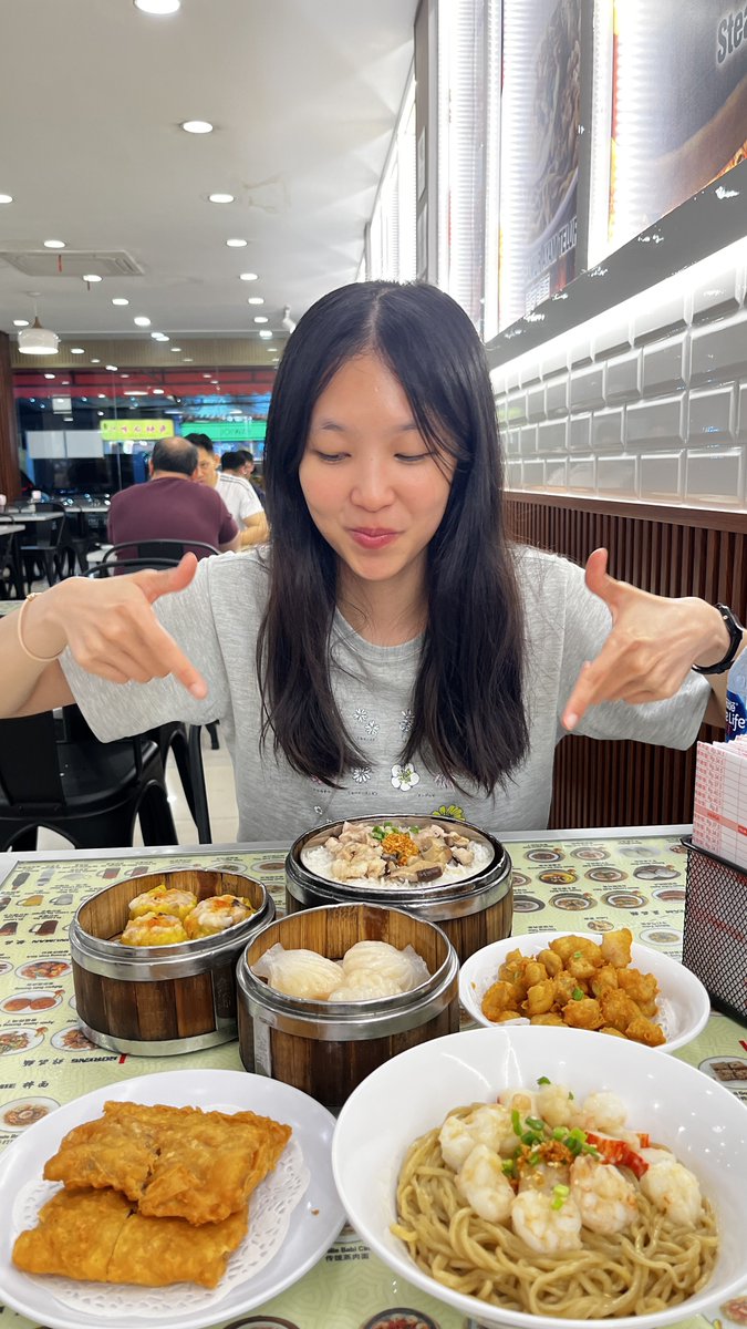 jenniiieeey's tweet photo. Me : “Mau makan apa me?”
🧚🏻‍♀️ : “Mau makan 🐷 ce, aku hari minggu udh gabisa lg soale”
Me : “lahh knp?”
🧚🏻‍♀️ : “mualaf aku ce minggu”
Bjirrrrr langsung makan banyak” dan bahagia wkkwk https://t.co/zrCCY57zFN