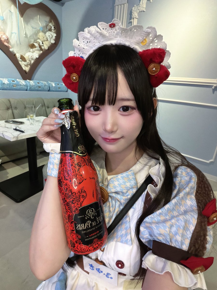 fuyuki_prmk's tweet photo. おわ！(前髪もおわ🥲)
会計さん遠隔ポンとチェキ10枚ありがとう♡睨み合った👨‍🦱さん、テキ観きらきら見せてくれたなのさん推しのおふたり、オムライスにお絵描きさせてくれたお兄さん👨‍🦱など♡神♡DAYでした‼️謝謝 https://t.co/H8869pfQIj
