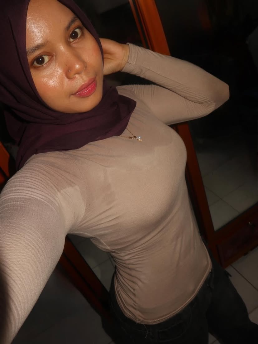 tyaa_mutiaa's tweet photo. Ada yang mau temeninn colmek ? https://t.co/h5bBG2zIPb