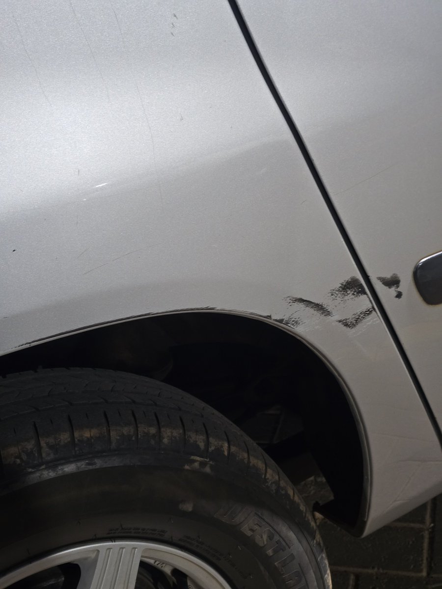 Kiggz101's tweet photo. @ntsa_kenya matatu driver very arrogant and threatening after scratching my car. He says he doesn't care because the matatu is owned by a police officer @PoliceKE https://t.co/LSlO5qmYZQ