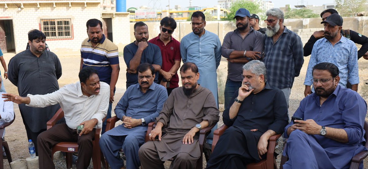 AnisMQM's tweet photo. سرجانی ٹاؤن آفس آمد ٹاؤن  کے زمہداران اورکارکنان سے ملاقات اس موقع پر رکن مرکزی کمیٹی و انچارج سی او سی فرقان اطیب مرکزی رہنما شاکر علی ، نیک محمد جوائنٹ سی او سی انچارجز عبدللہ شیخ ، ابو اظہر چاند ، آغا زاکر و دیگر بھی موجود تھے ۔

#AnisKaimkhani #سندھ_حکومت_سےعوام_بیزار https://t.co/bPxNSkyYN0