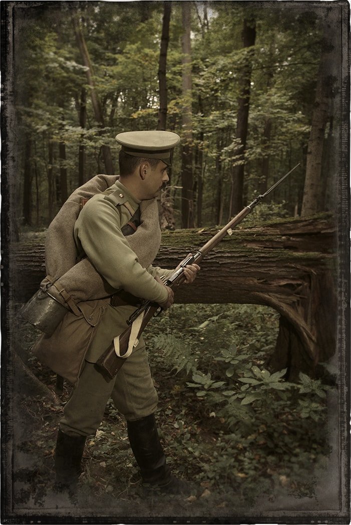 Robson1872's tweet photo. The Evolution of the Russian Soldier's Uniform and Equipment in World War I and the Russian Civil War.

Private of the Imperial Russian Army Infantry – Summer 1915. https://t.co/8eUgo6EWYy