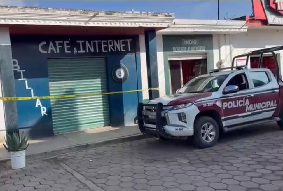 ObservadorCho's tweet photo. PLEITO ENTRE BANDAS DELICTIVAS EN CORONANGO DEJA UN MUERTO Y UN SECUESTRADO

Todos en Coronango saben que en la comunidad de Mihuacán en Coronango hay un nido de delincuentes.

Ayer en la calle Domingo Arenas de dicha comunidad un comando armado ingresó a un billar

Lo común ya https://t.co/aubNTffhSN