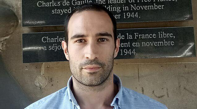 ObsDelphi's tweet photo. 🇫🇷🇦🇿La triste fin d'un long périple judiciaire façonné par Baku pour faire pression sur la France.

Aujourd'hui, le Français Martin Ryan a été condamné en appel à 10 ans de prison en Azerbaïdjan pour « espionnage », charge que la France réfute catégoriquement.

Il était accusé d'avoir été recruté par des membres de la DGSE travaillant à l'ambassade de France à Bakou, qui ont ensuite été expulsés du pays. Les autorités azerbaïdjanaises n'ont jamais été capables de fournir des preuves de la culpabilité de Ryan.

Le Quai d'Orsay a d'ailleurs publié un communiqué pour protester contre cette condamnation en appel et rappeler aux Français qu'il est vivement déconseillé de se rendre en Azerbaïdjan en raison « du risque de détention arbitraire et de jugement inéquitable dans ce pays ».

En plus de leurs tentatives de saper la souveraineté de la France sur ses territoires marins, le bras de fer continue entre Paris et Baku, et il serait peut-être temps que l'on montre un peu les crocs. Pour être puissant, il faut être craint d'après le PR. Voici une bonne occasion de s'y mettre.

Courage à Martin Ryan 🇫🇷