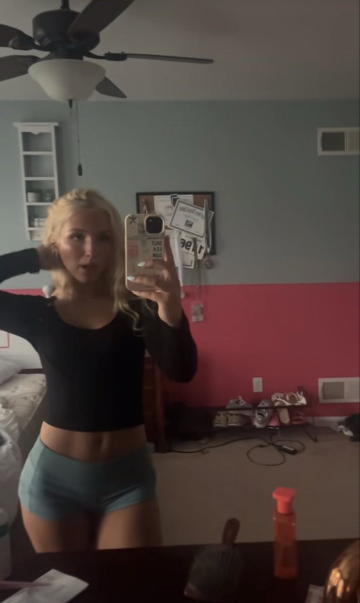 Elliebug67's tweet photo. send me ur dick to rate 😝 https://t.co/U2DZIBOIaH