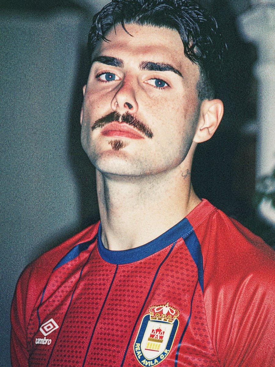 amo_castellano's tweet photo. Nueva piel. Mismas ganas de defender estos colores! ❤️💙
@RealAvilaCF https://t.co/BKrugn8fCh