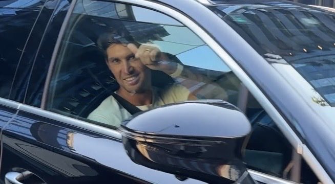 MarcoBovicelli's tweet photo. #Inter, ora c’è anche la firma: John #Stones è un nuovo giocatore ⚫️🔵, l’inglese ha lasciato ora la sede dopo la firma, nelle prossime ore l’annuncio @SkySport https://t.co/XNSmTOhWqw