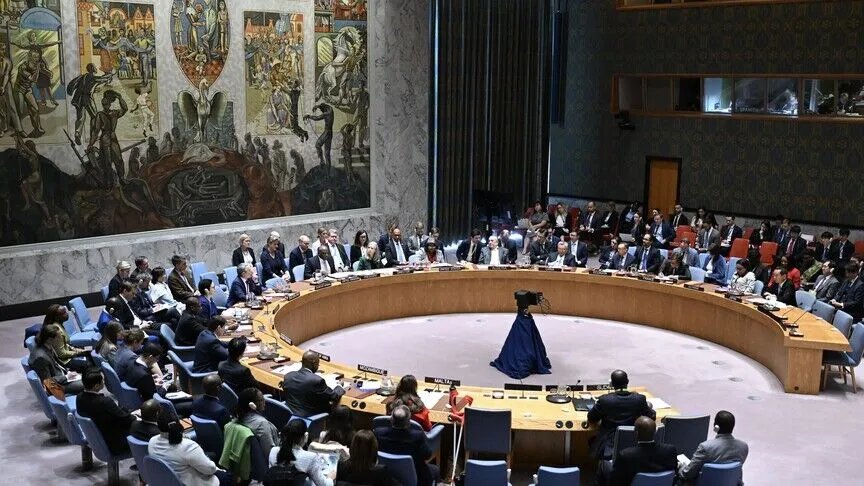 polletikaplus's tweet photo. #SonDakika | BMGK, Guterres’in yerine önerilecek aday için ilk ön oylamayı bugün yapacak.

🔶 Kapalı oturumda, BM Genel Sekreterliği için adaylığını açıklayan 7 isim değerlendirilecek.

🔶 Adayın en az 9 “evet” oyu alması ve ABD, Rusya, Çin, İngiltere ile Fransa’nın vetosuna takılmaması gerekiyor.

🔶 BM Genel Kurulu’nun onaylayacağı aday, 1 Ocak 2027’den itibaren 5 yıl süreyle görev yapacak.