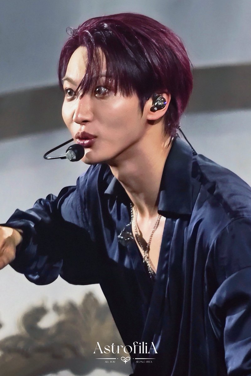 Astro43filiA's tweet photo. 260719
고민 떵🥺

#ATEEZ #에이티즈 #SEONGHWA #성화 https://t.co/7NJQ6xtMyq